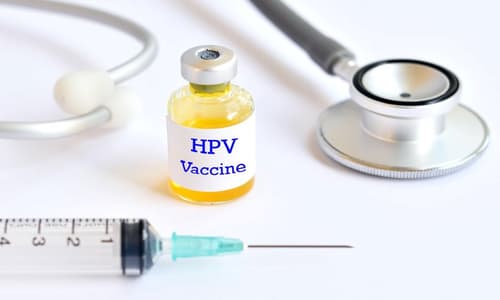 Nữ giới mắc sùi mào gà có tiêm HPV được không